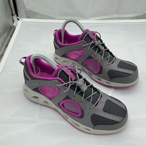 Columbia Women's Gray and Pink Athletic Shoes